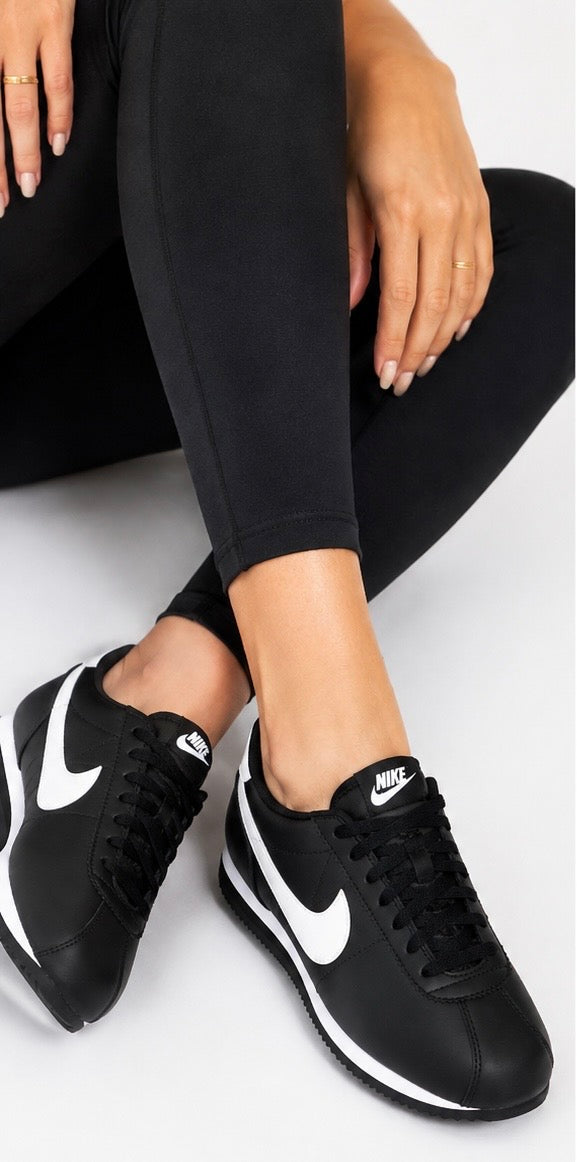 Nike Cortez Negro/Blanco